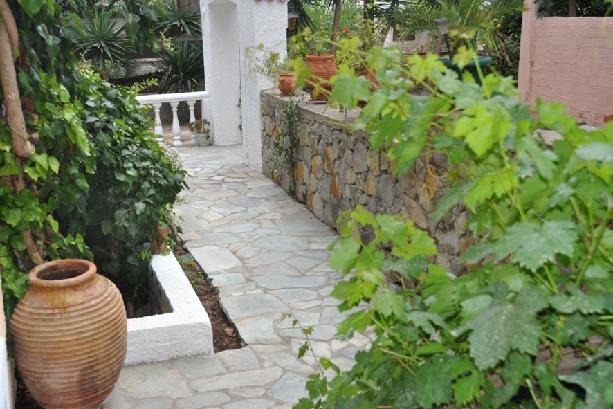 Artemis Rooms Agia Marina  Bagian luar foto