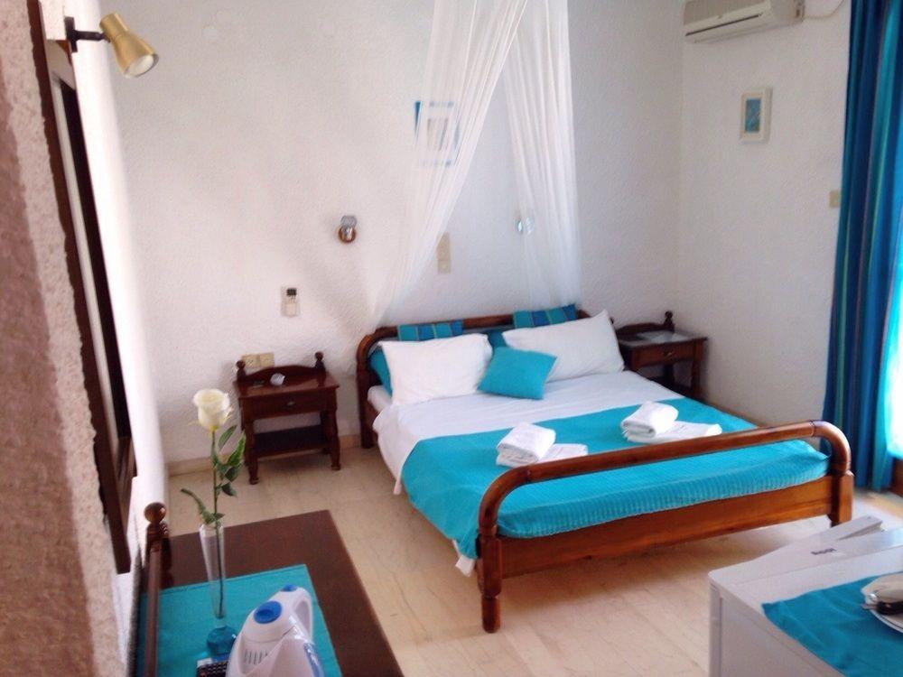 Artemis Rooms Agia Marina  Bagian luar foto