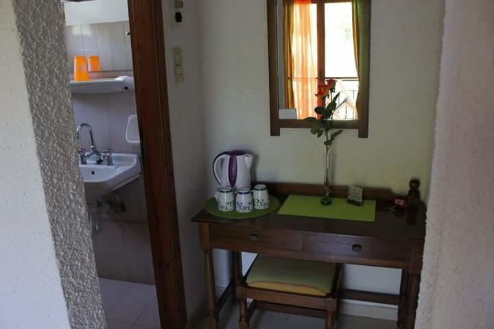 Artemis Rooms Agia Marina  Bagian luar foto